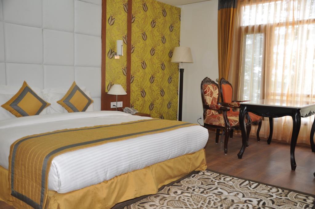 Hotel Southgate Shimla Exterior photo